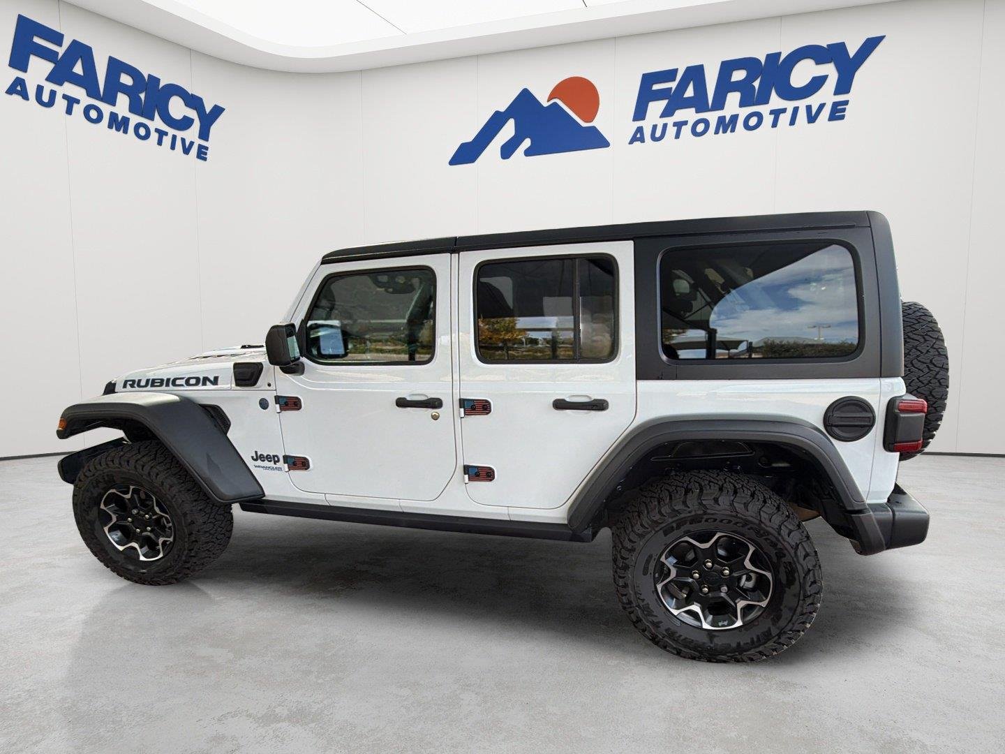 Used 2021 Bright White Clearcoat Jeep Unlimited Rubicon image 9