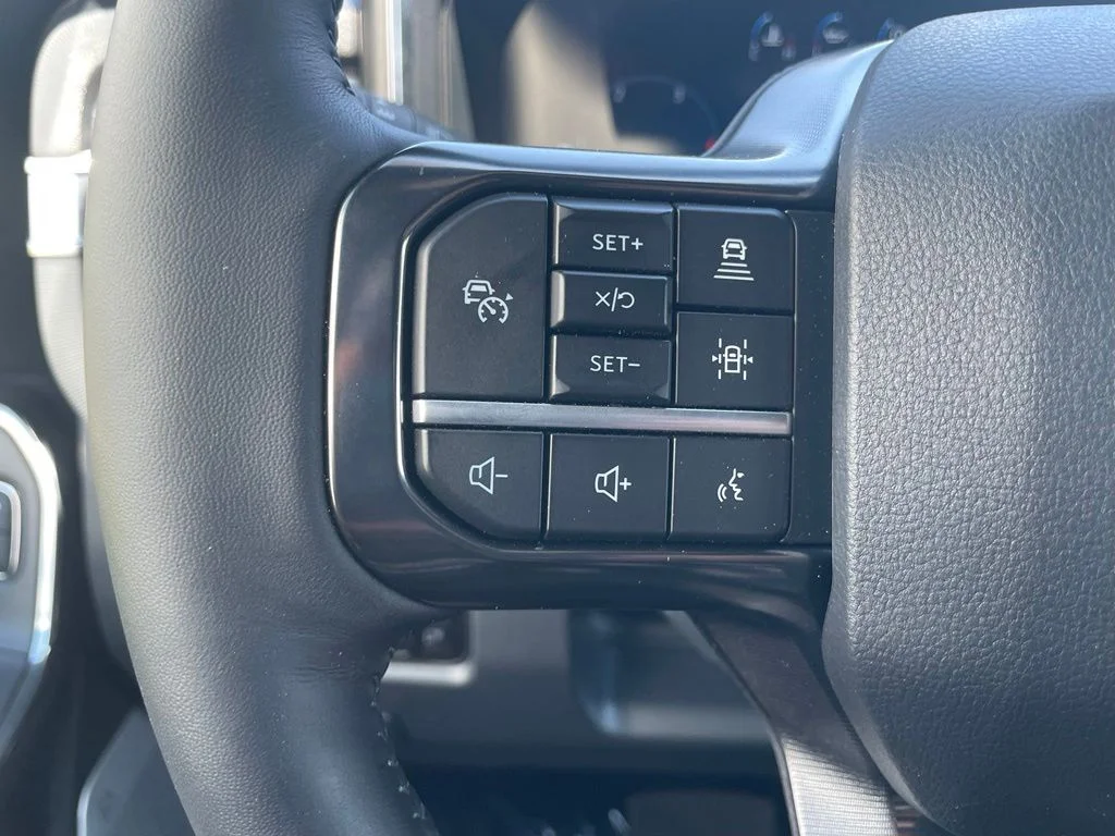 2025 Ford F-350 Super Duty Platinum - Photo 18