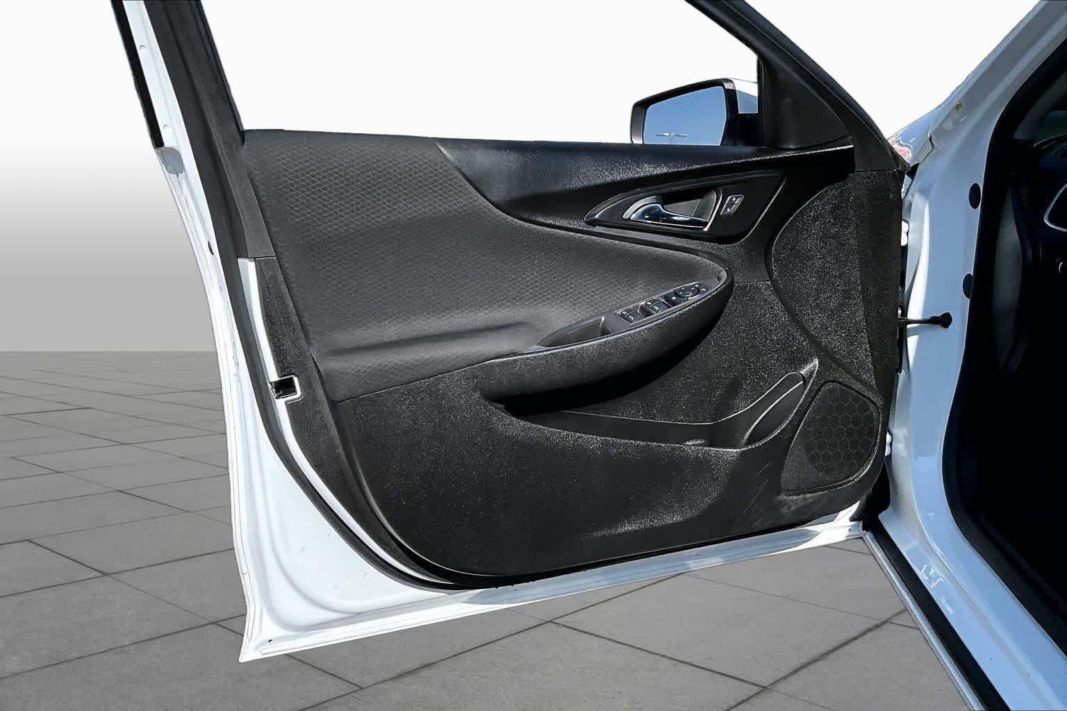 Used 2025 White Chevrolet LT image 20
