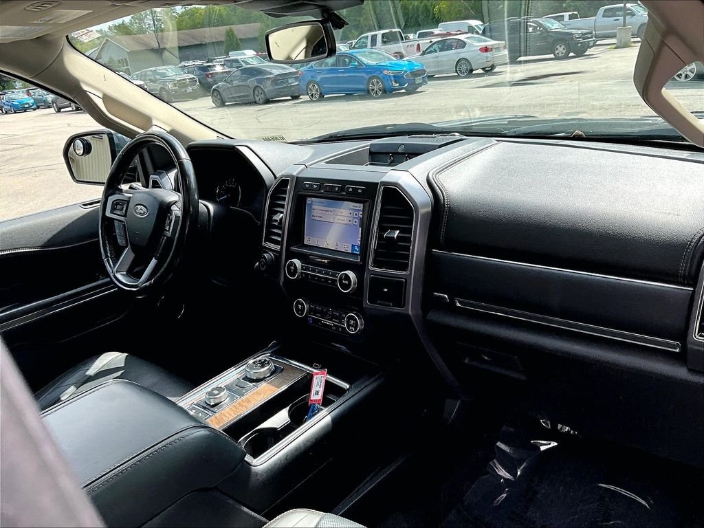 Used 2019 Black Metallic Ford Platinum image 14