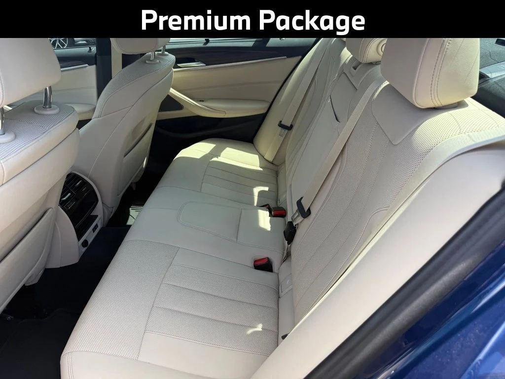 Used 2023 Blue BMW 530i xDrive image 9