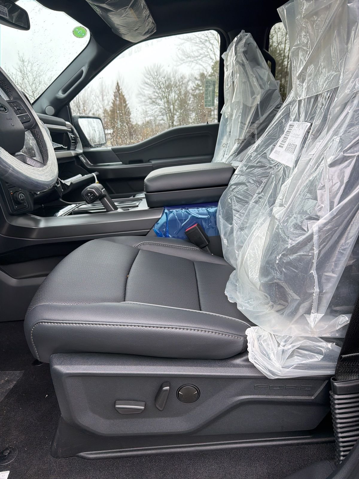 New 2026 Agate Black Metallic Ford Lariat® image 20