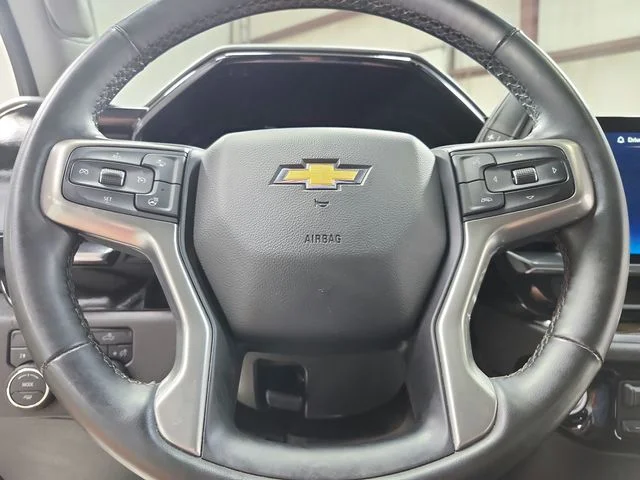 Used 2025 White Chevrolet LT image 23