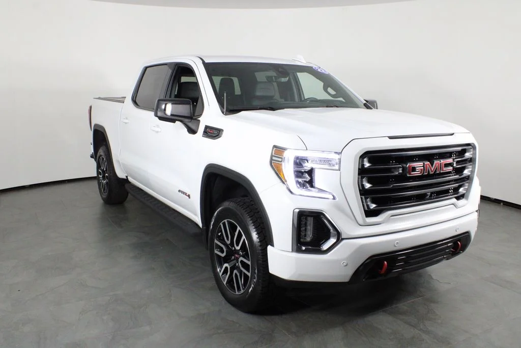 Used 2022 White GMC AT4 image 4