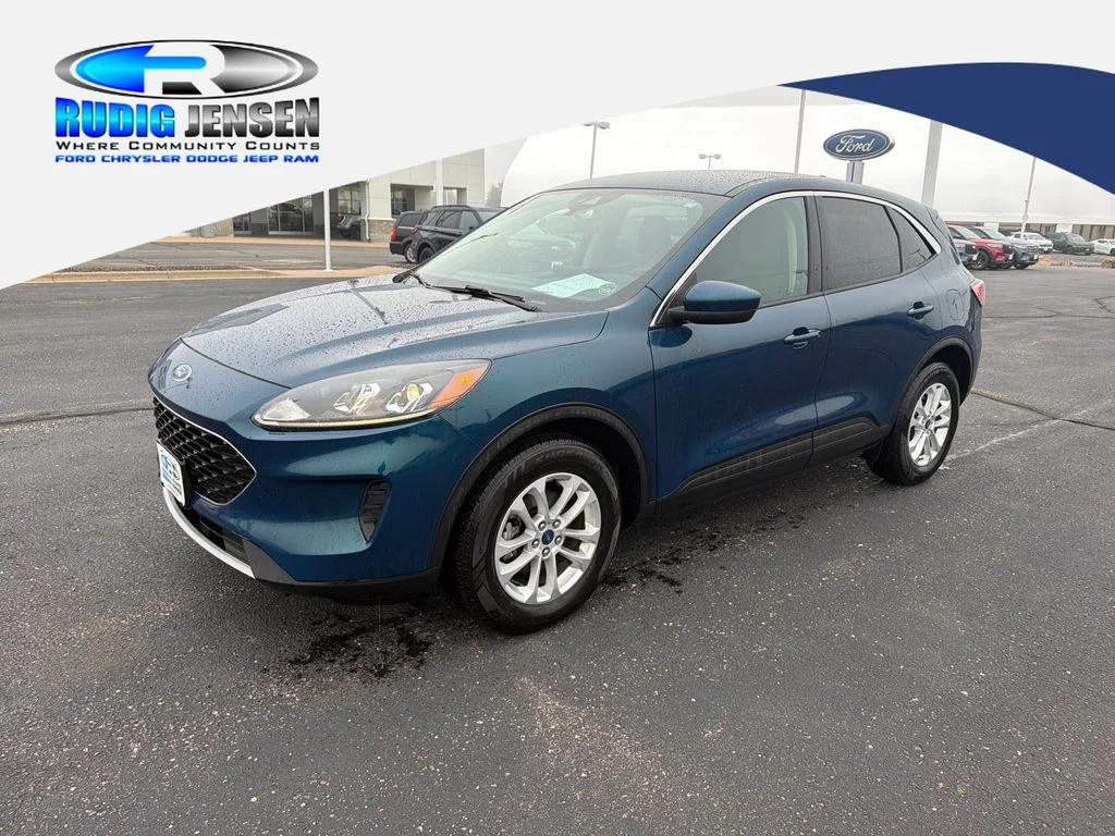 Used 2020 Green Ford SE image 1