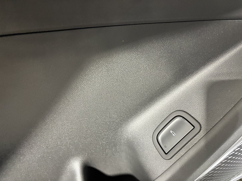 2026 GMC Acadia Elevation - Photo 13
