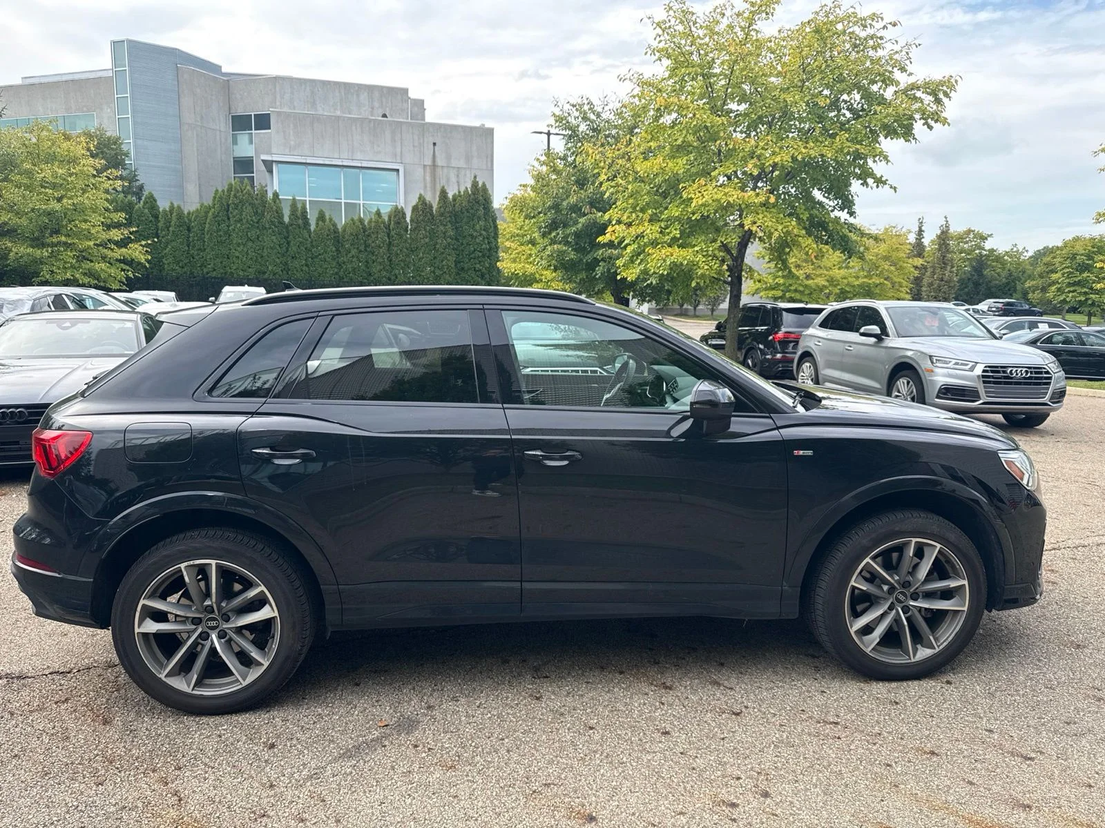 Used 2023 Black Audi  image 5
