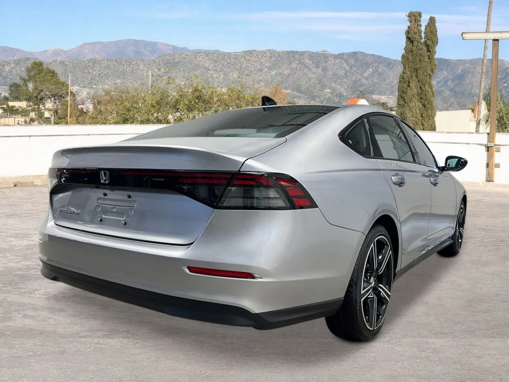 New 2026 Solar Silver Metallic Honda SE image 5
