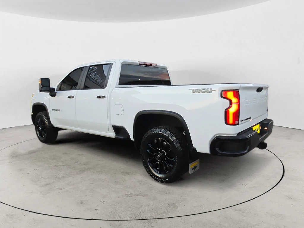 Used 2026 Summit White Chevrolet LT image 11