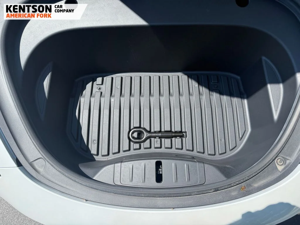 Used 2023 White Tesla Long Range image 33