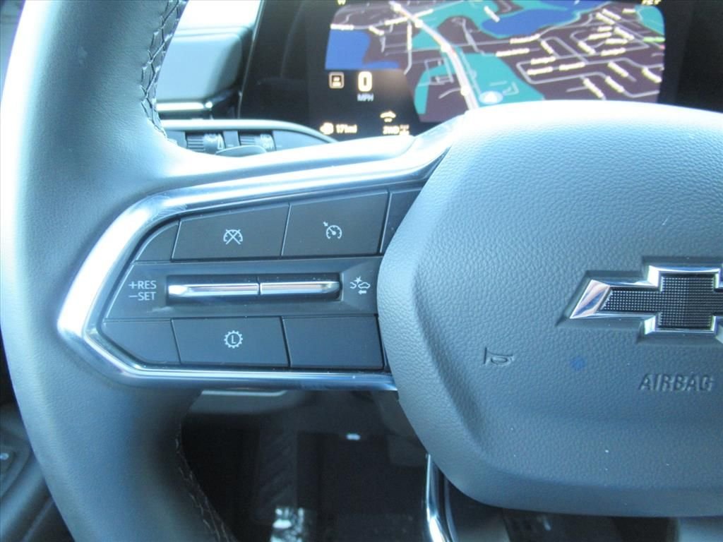Used 2025 Gray Chevrolet Z71 image 22