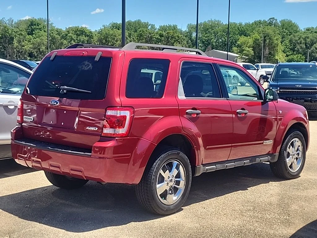 Used 2008 Ford Escape XLT with VIN 1FMCU93128KE60685 for sale in Pekin, IL