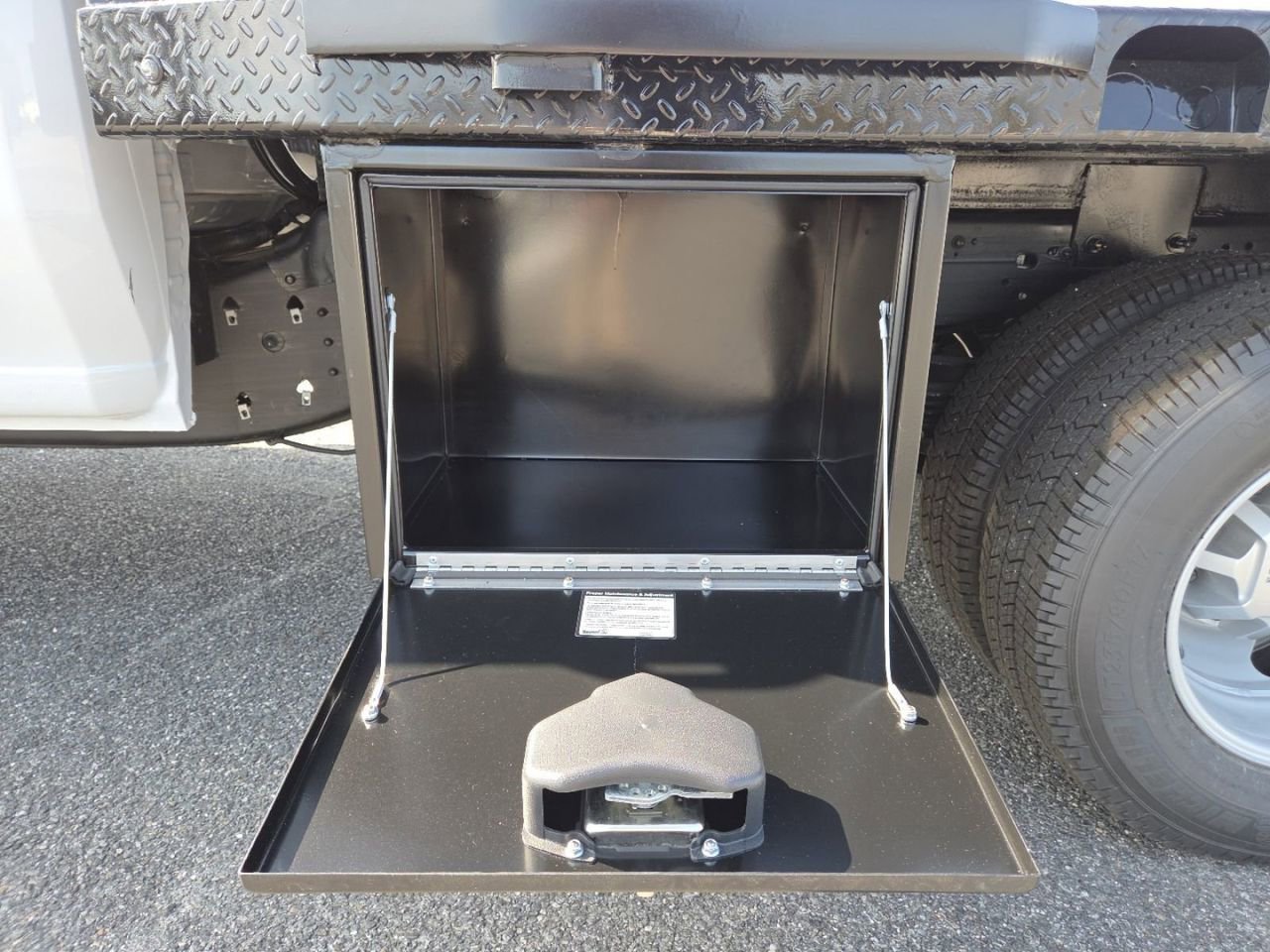 New 2026 Summit White GMC Pro image 28