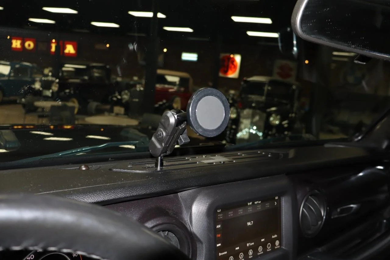 Used 2021 Granite Crystal Metallic Clear Coat Jeep Sport Altitude image 24