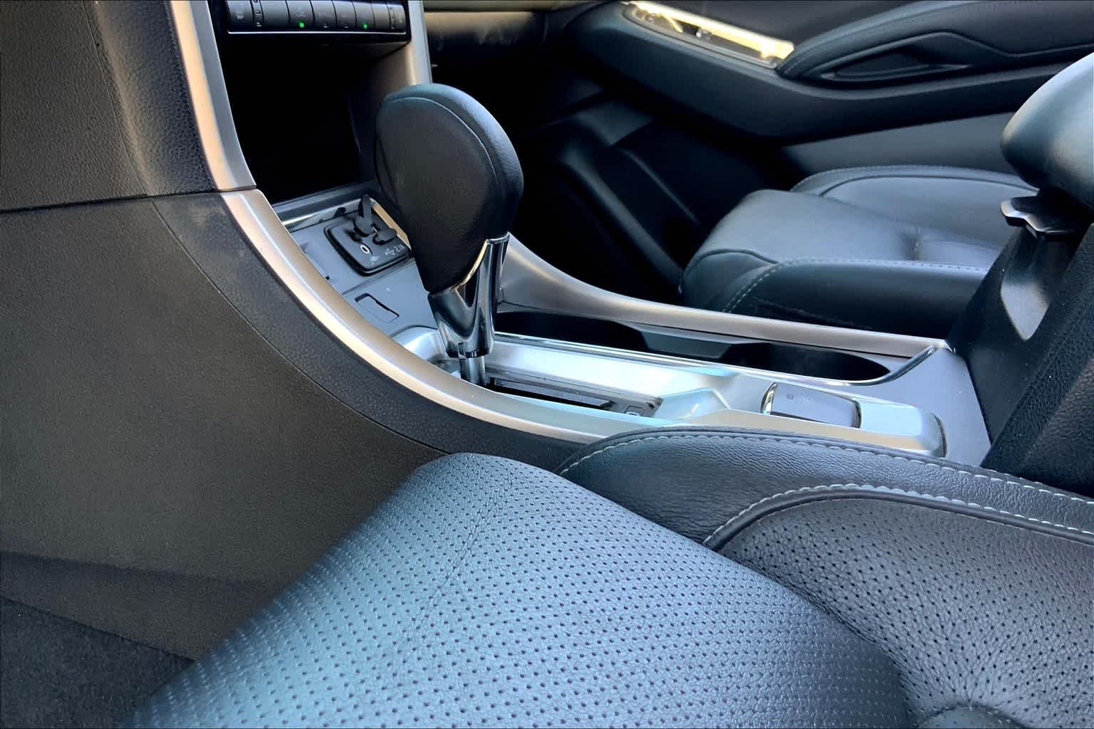 Used 2020 Magnetite Gray Metallic Subaru Limited image 15
