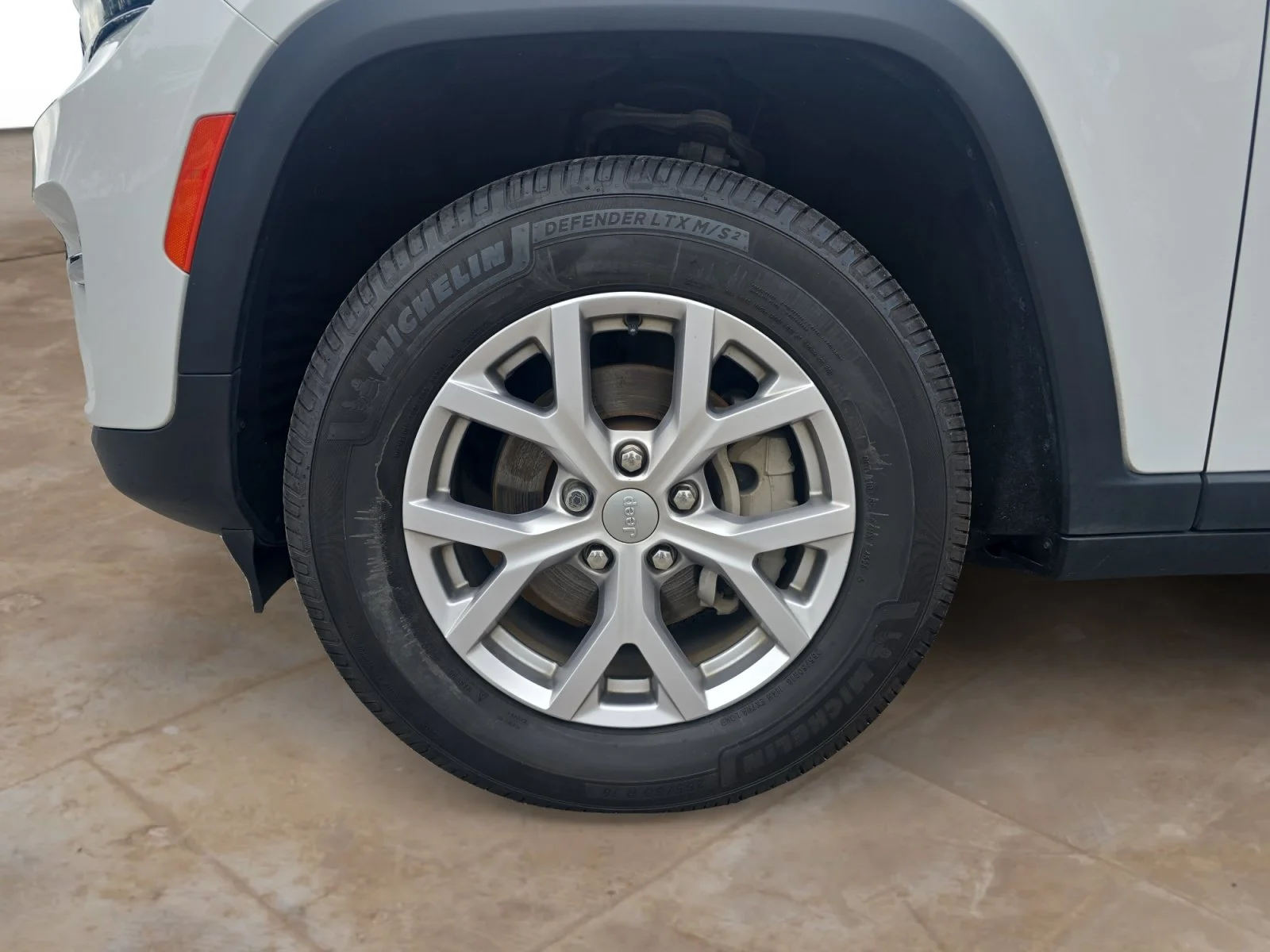 Used 2022 Bright White Clearcoat Jeep Limited image 29