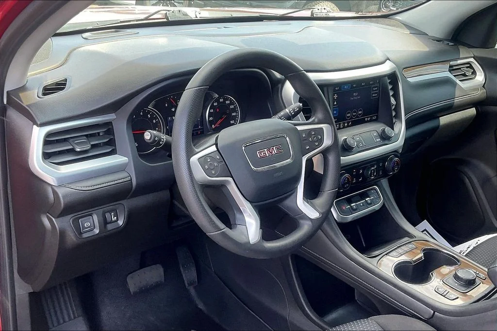 Used 2023 Volcanic Red GMC SLE image 13