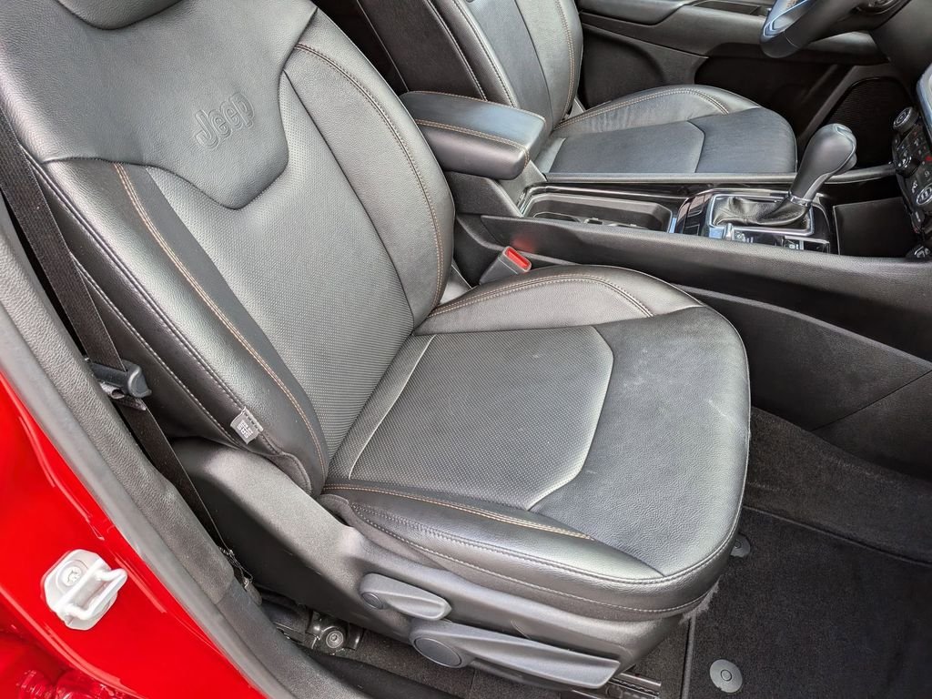 Used 2022 Red Jeep Limited image 24