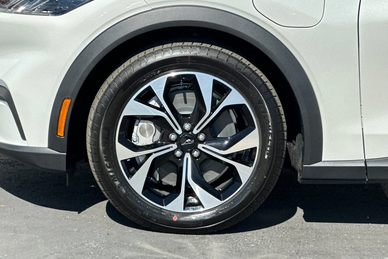 New 2026 Star White Metallic Tri-coat Ford Select image 25