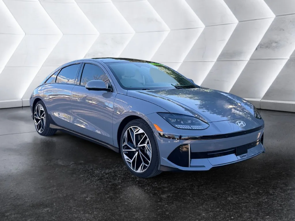 Used 2023 Blue Hyundai Limited image 1