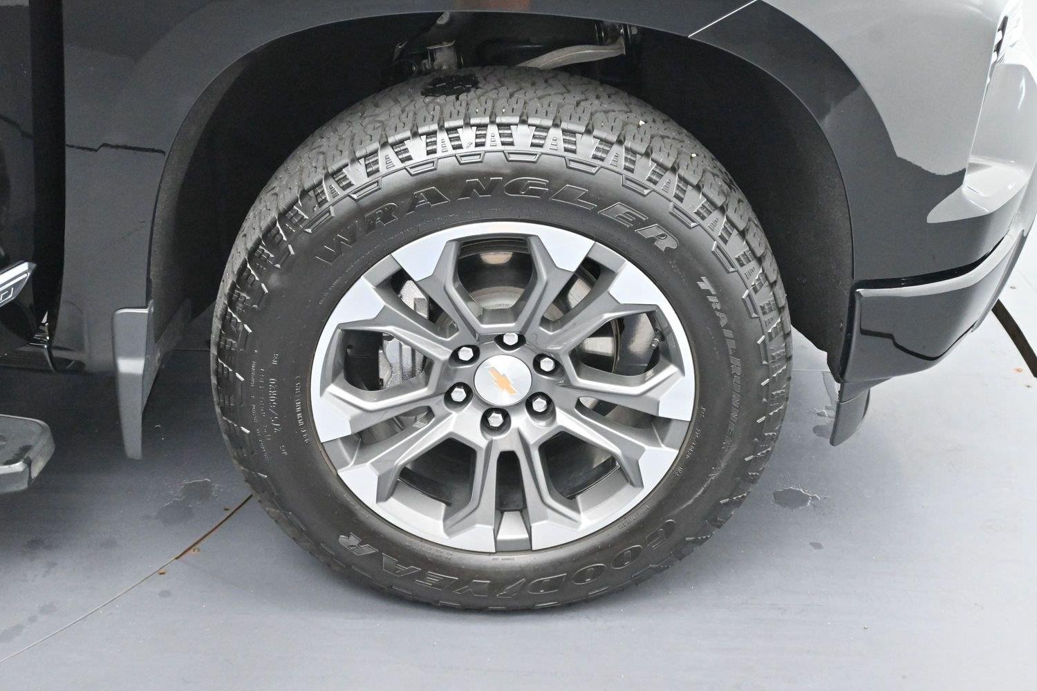 Used 2026 Black Chevrolet High Country image 34