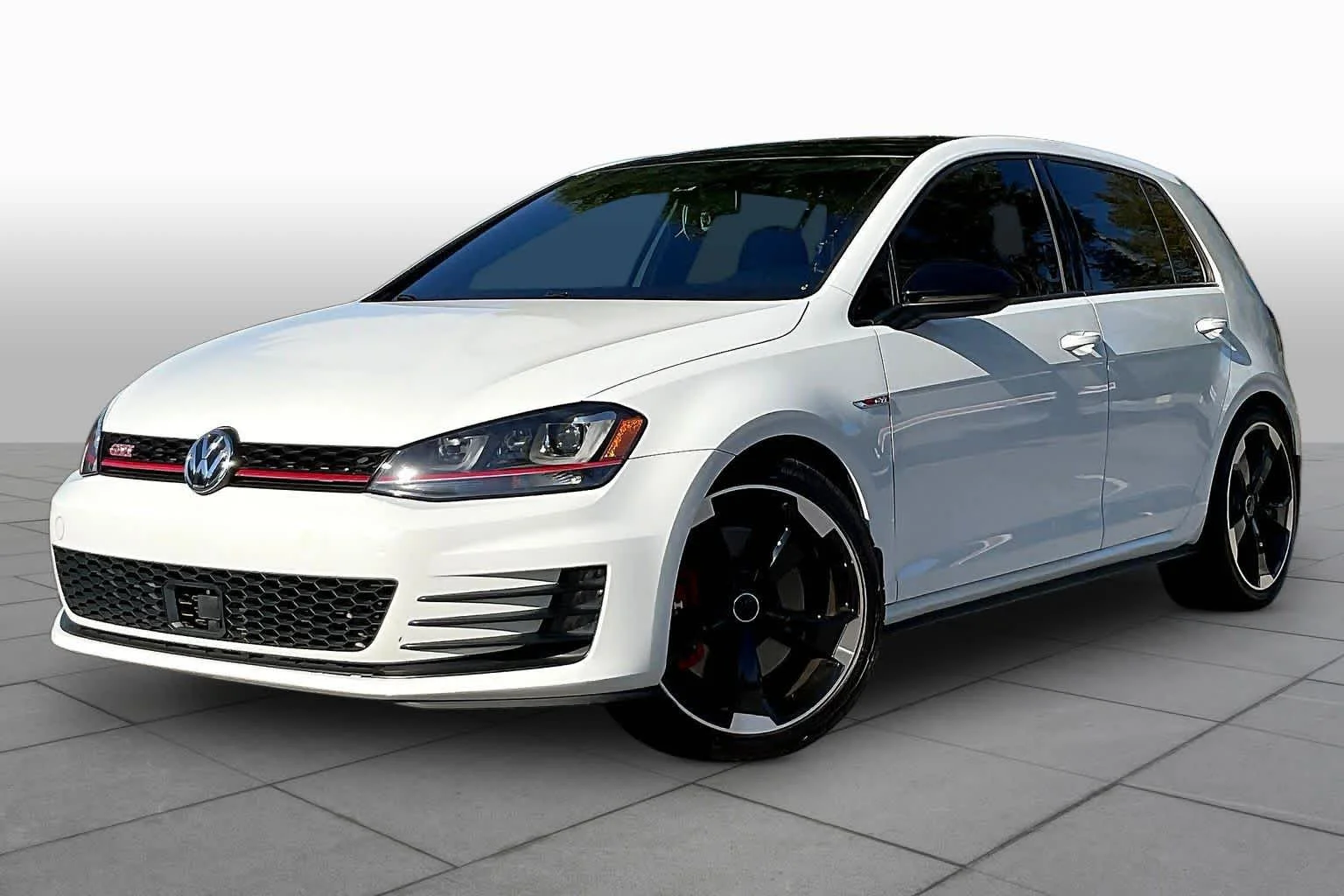 Pre-Owned 2017 Volkswagen Golf GTI S
