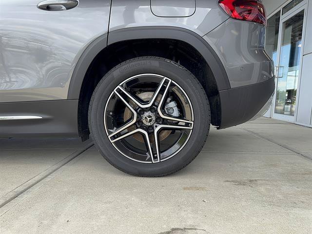 New 2026 Mountain Grey Metallic Mercedes-Benz GLB 250 4MATIC® image 24
