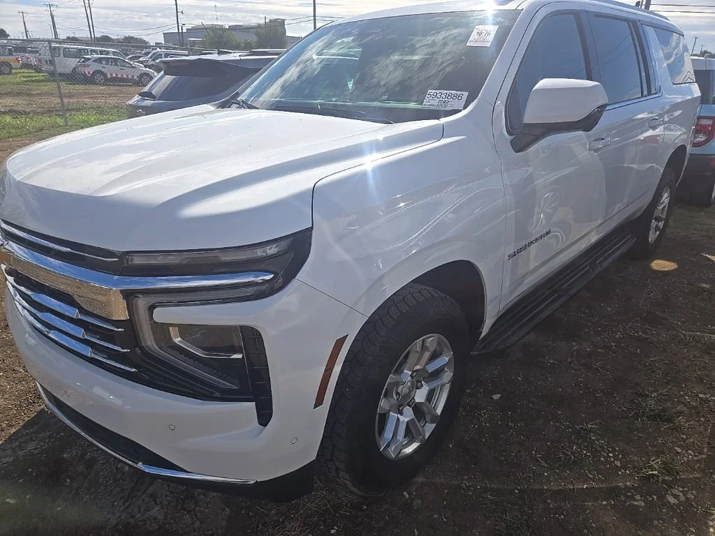 Used 2025 White Chevrolet LT image 1