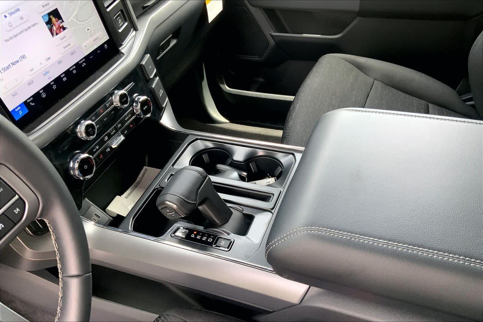 New 2026 Oxford White Ford XLT image 10