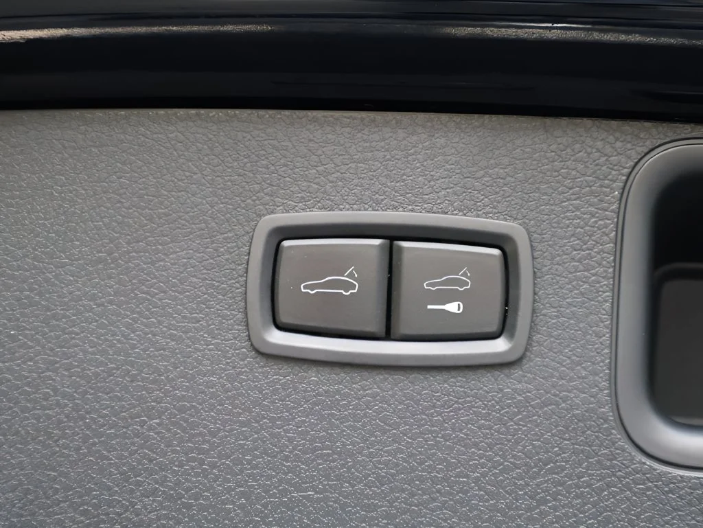 Used 2023  Porsche S image 18