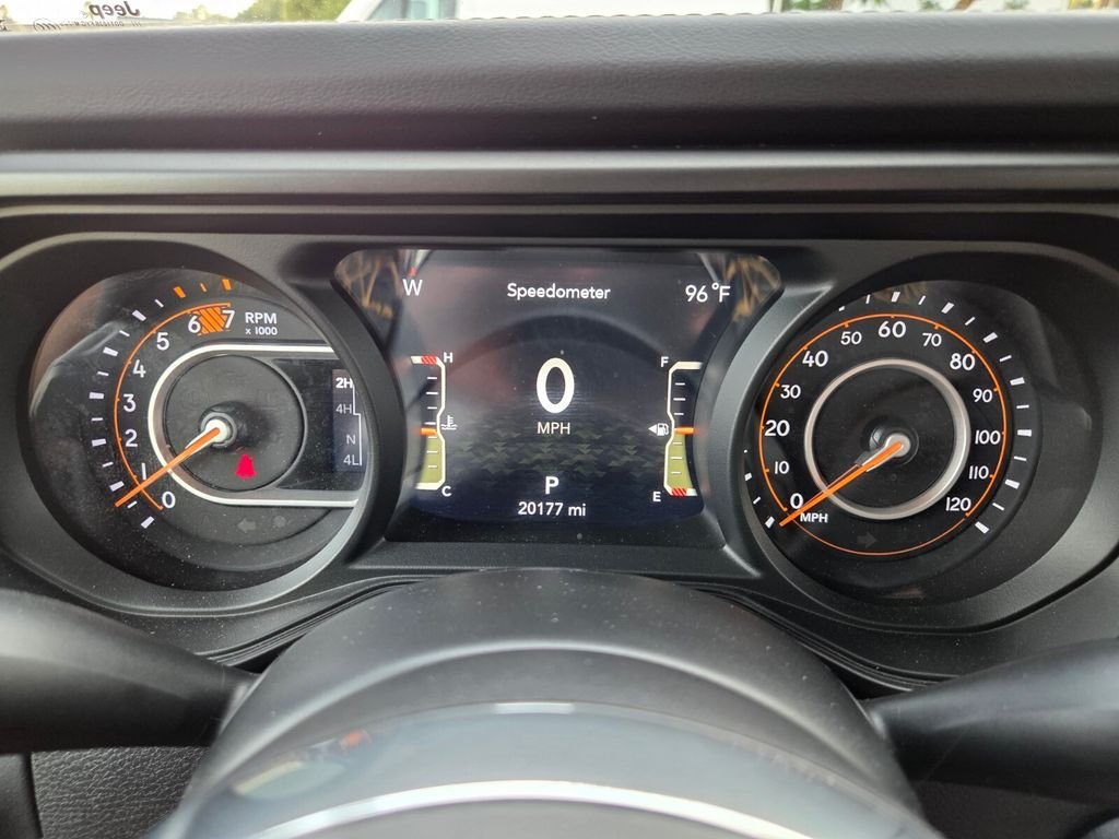 Used 2024 Gray Jeep Sahara image 27