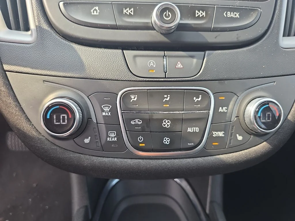 Used 2024 Summit White Chevrolet LT image 17