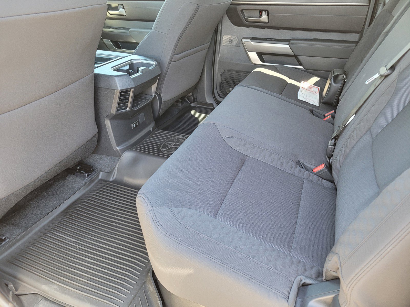 2026 Toyota Tundra SR5 - Photo 6