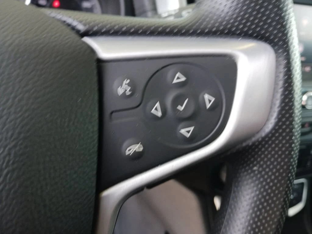 Used 2024 Sterling Metallic GMC SLE image 33