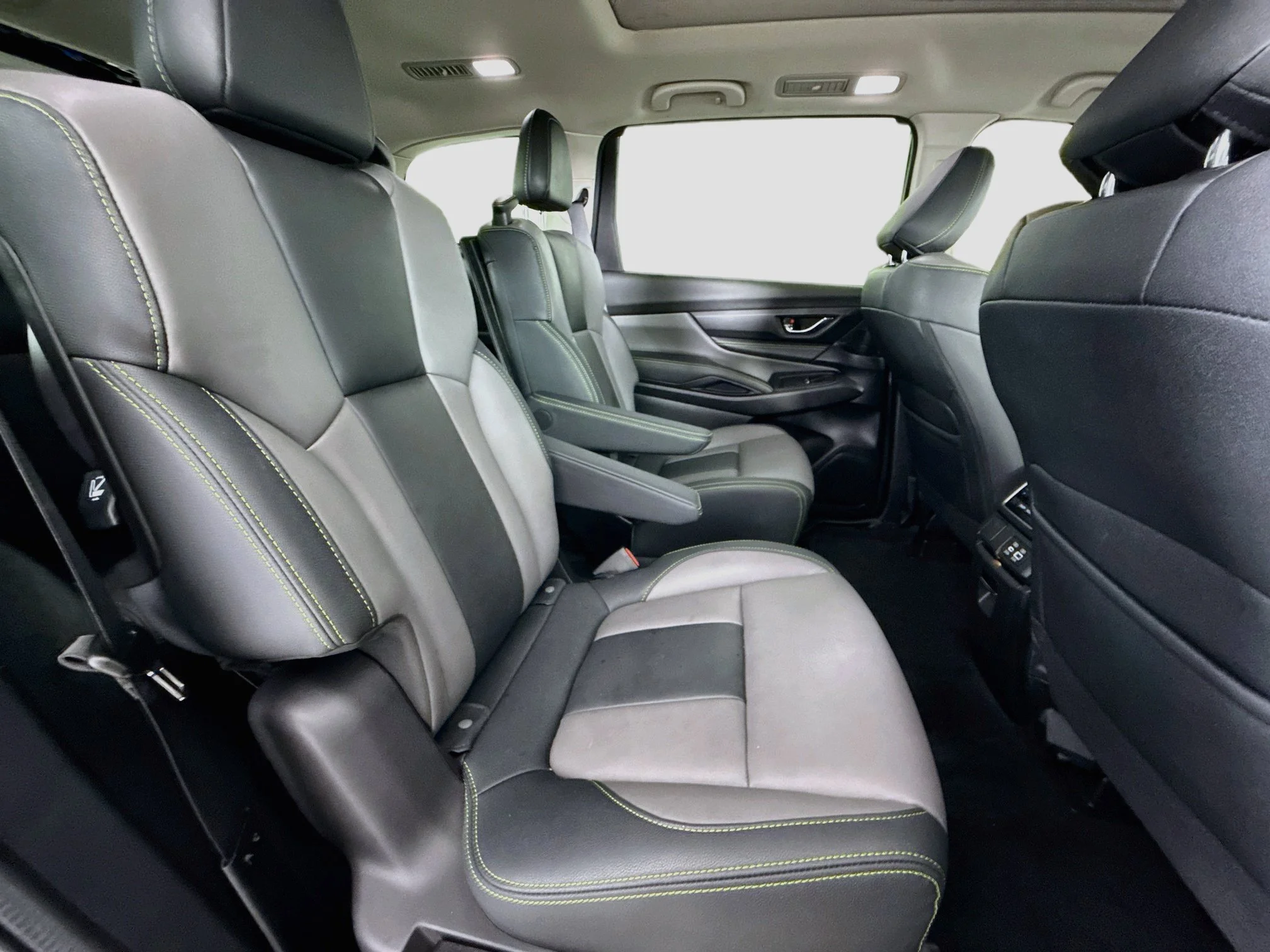 Used 2025 Gray Subaru Onyx Edition image 28