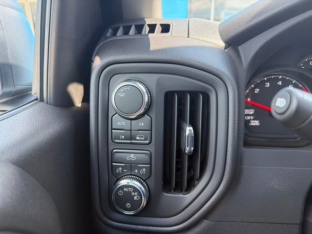 New 2026 Summit White GMC Pro image 20