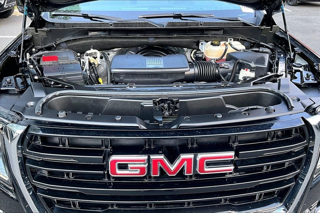 Used 2022 Black GMC SLE image 9