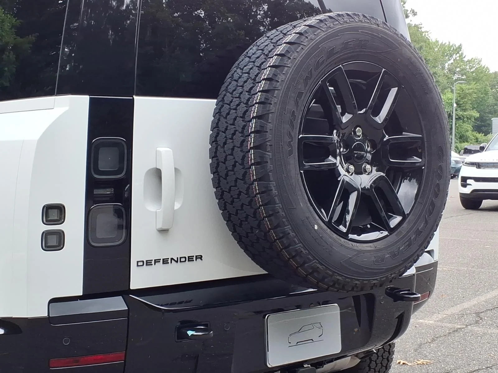 New 2026 Fuji White Land Rover 110 X-Dynamic SE image 19