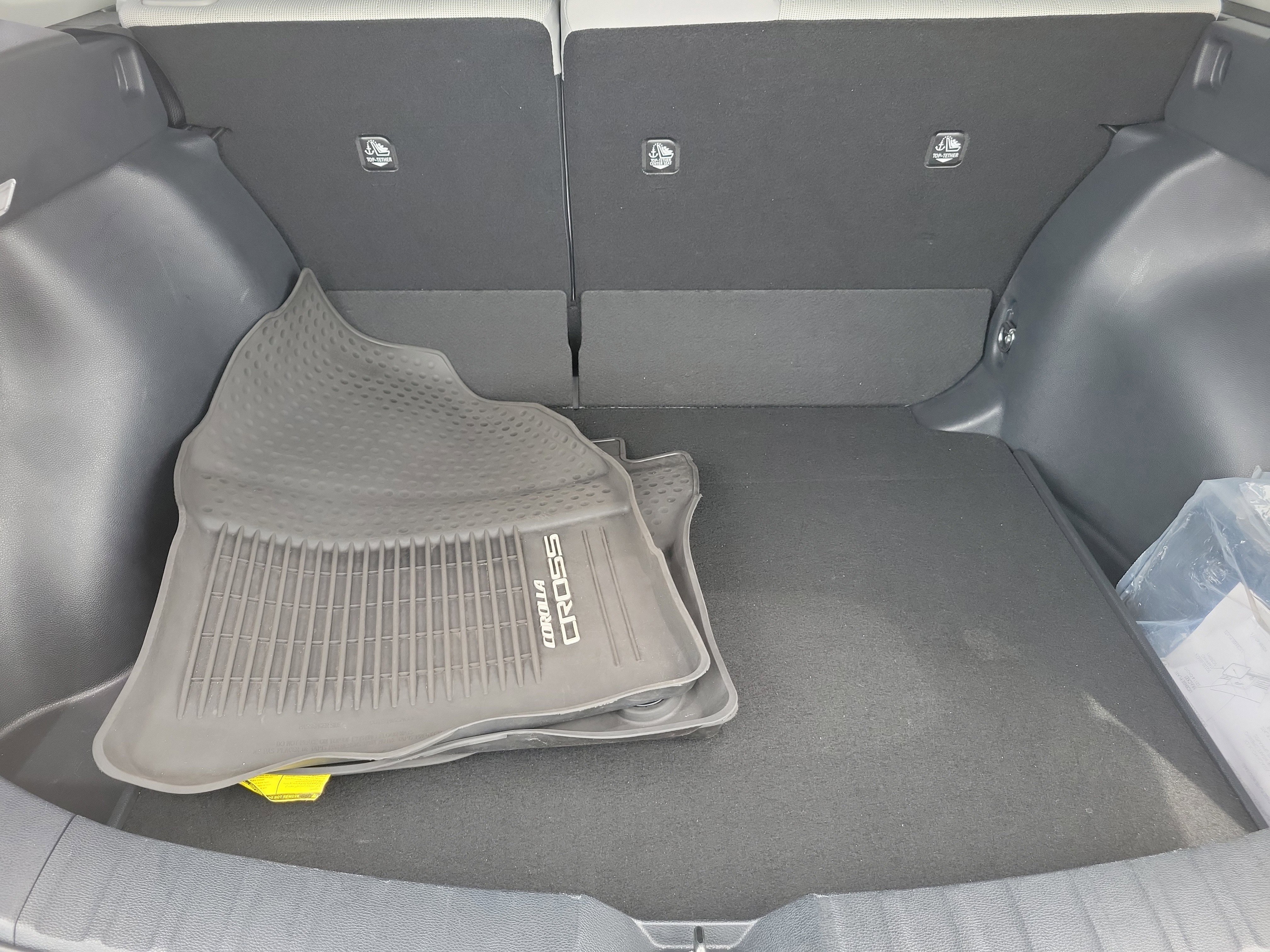 Used 2023 Silver Toyota L image 9
