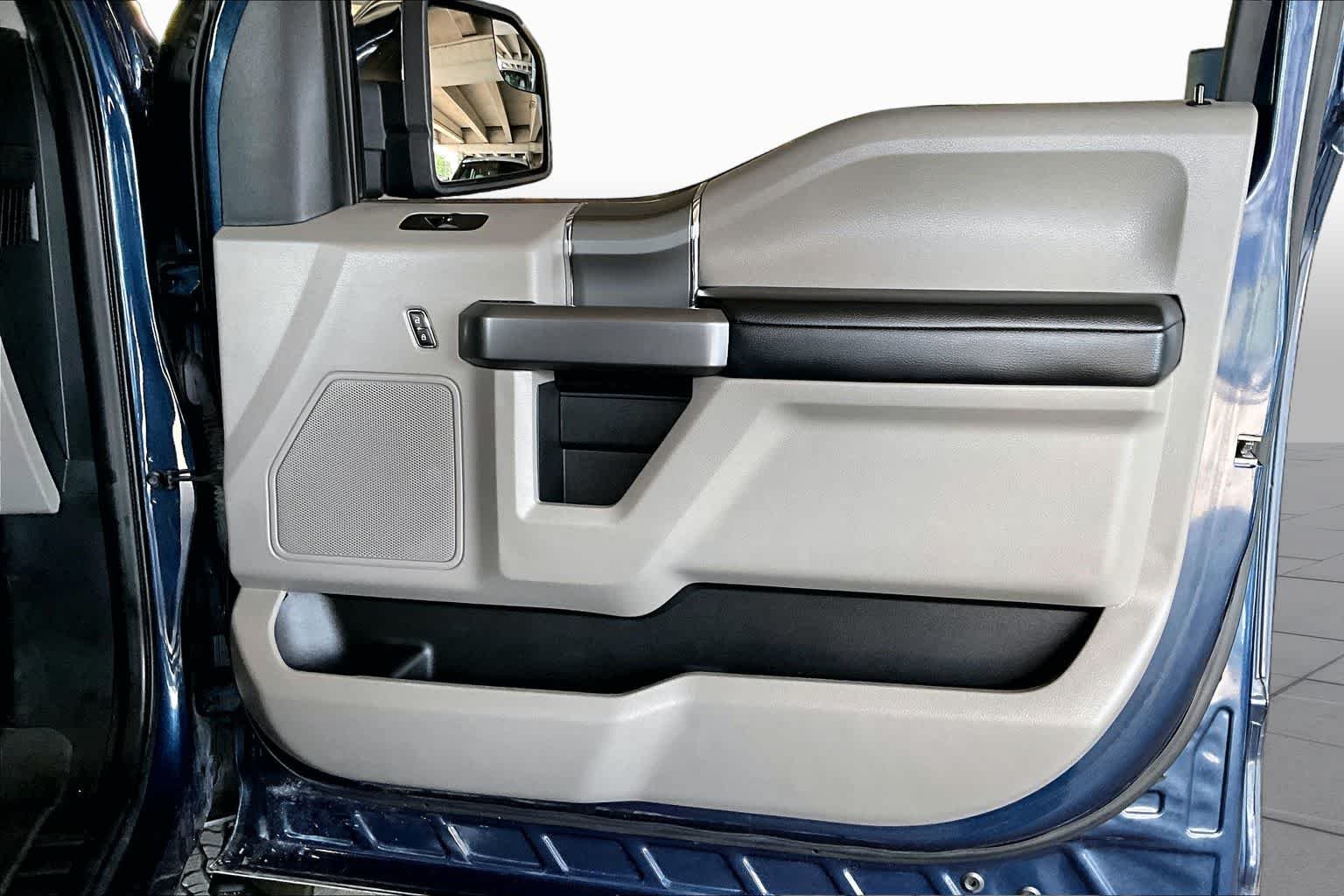 Used 2020 Blue Jeans Metallic Ford XLT image 22