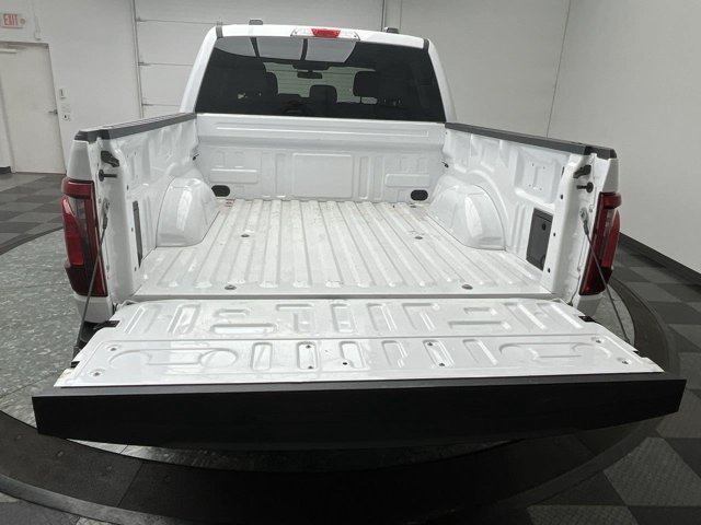 Used 2025 Oxford White Ford XLT image 27