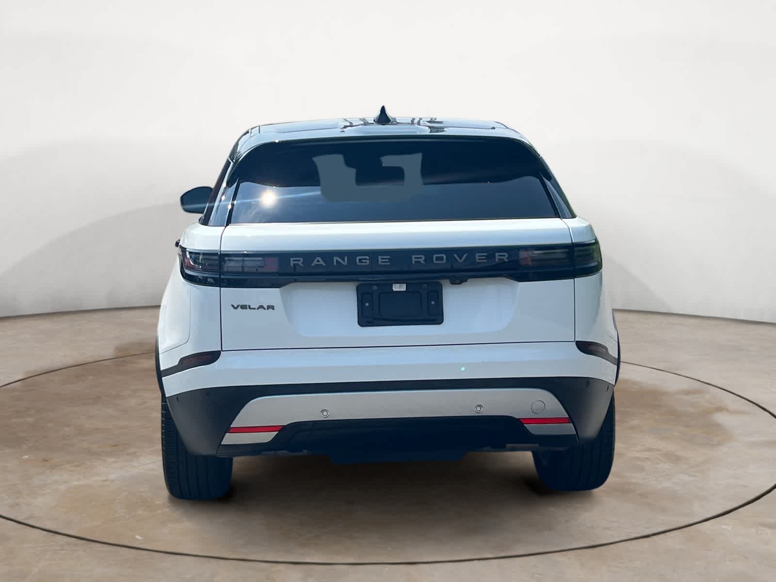Certified Used 2026 Fuji White Land Rover S image 4