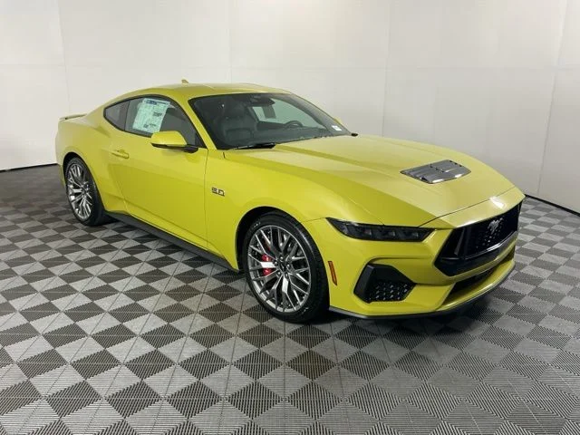 New 2025 Intesnse Lime Yellow Met Ford GT Premium image 3