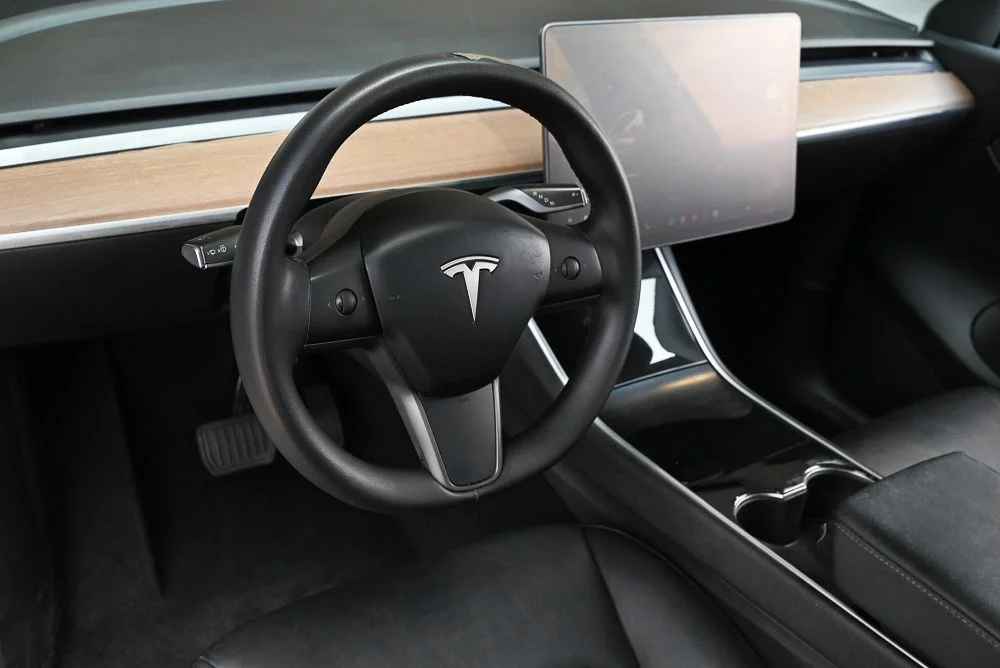 Used 2020  Tesla Long Range image 12