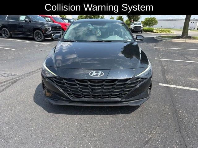Used 2022 Black Hyundai SEL image 2