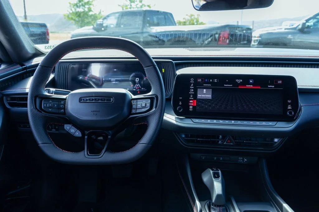 New 2026 White Knuckle Exterior Paint Dodge R/T Blacktop 4-door AWD image 19