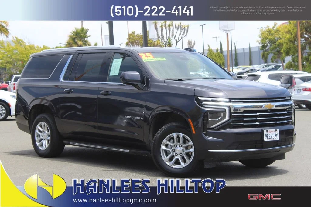 2025 Chevrolet Suburban LT 2WD's photo