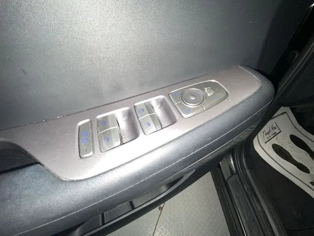 Used 2021 Black Hyundai SEL image 13