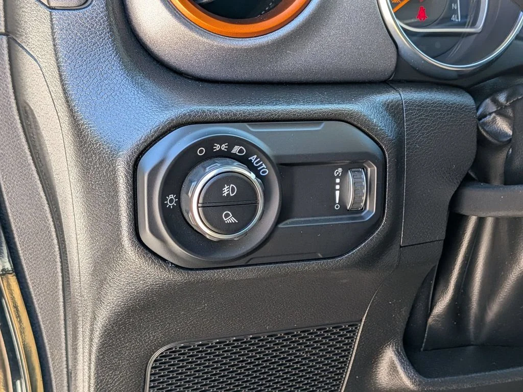 Used 2023 Black Jeep Mojave image 14
