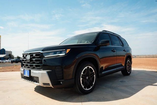 2026 Honda Pilot Touring Blackout AWD's photo